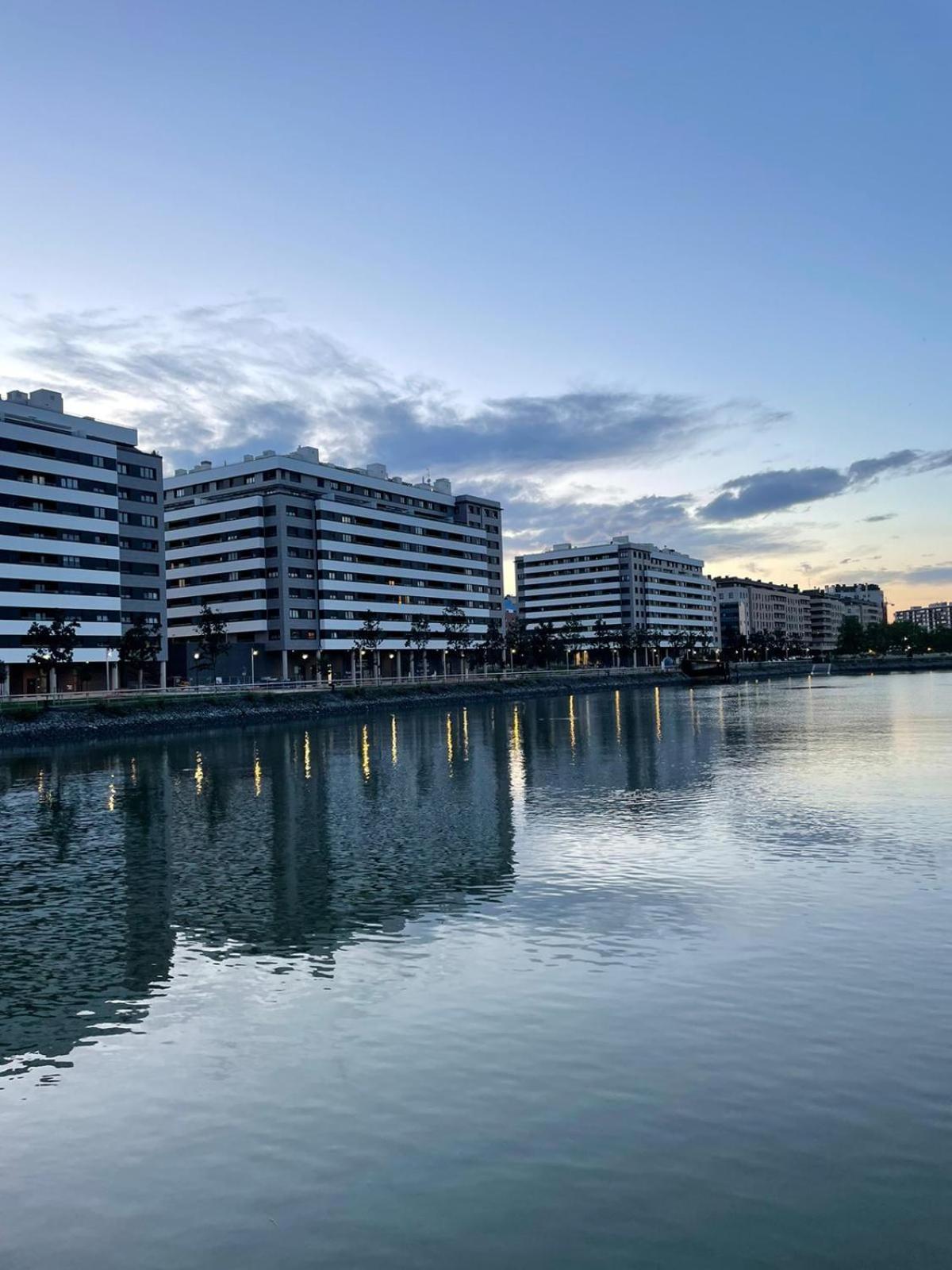 Modern Bilbao Apartamento Baracaldo Exterior foto