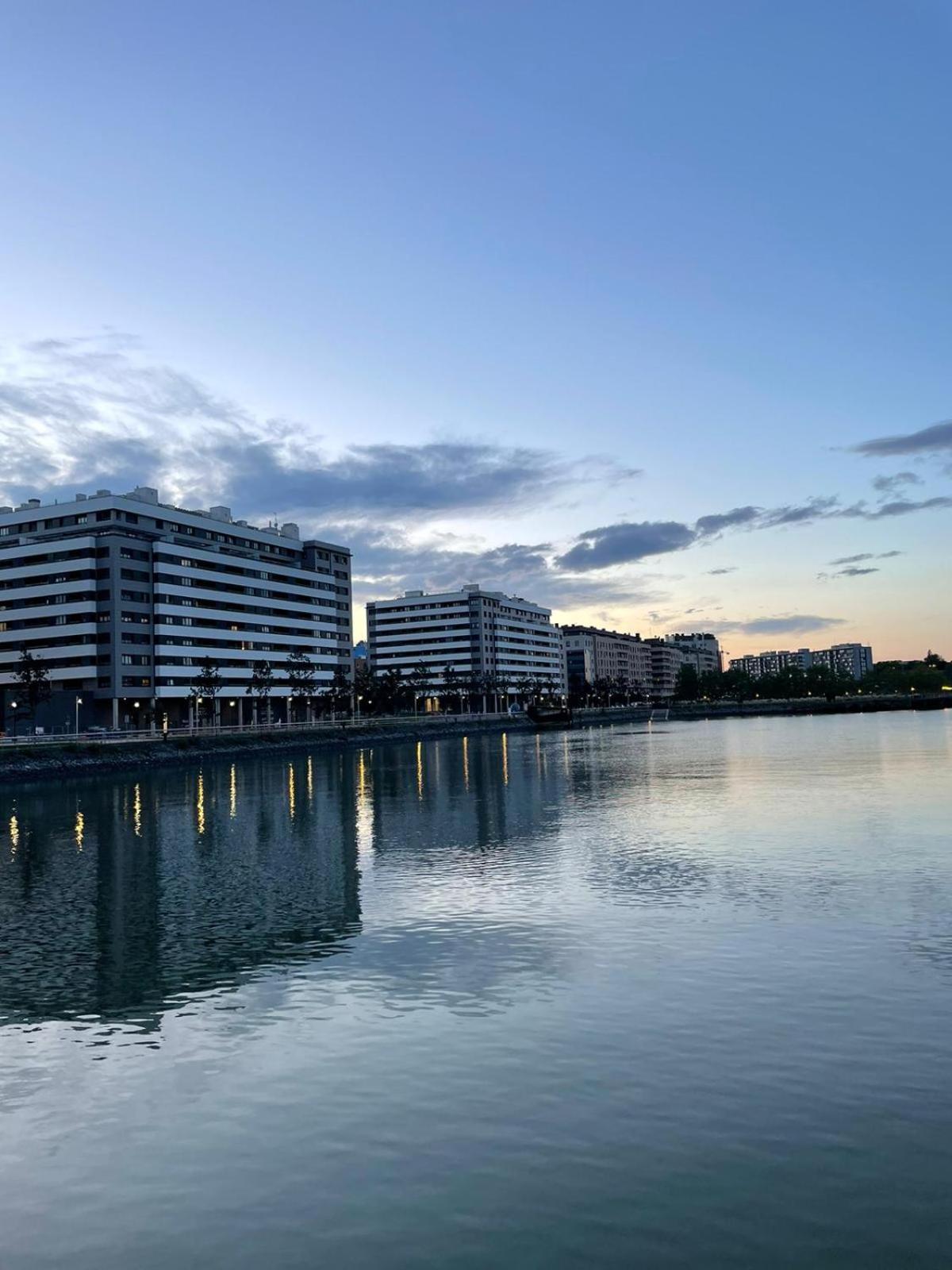 Modern Bilbao Apartamento Baracaldo Exterior foto